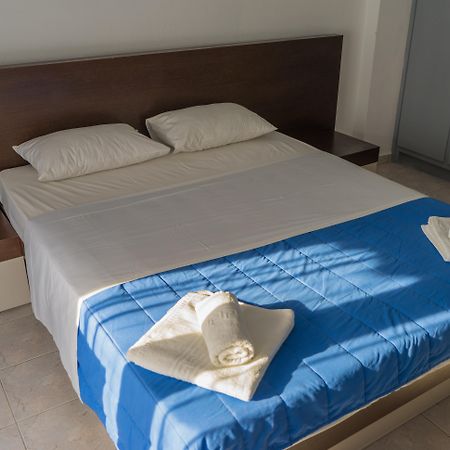 Polykratis Rooms Skiathos Town Bagian luar foto