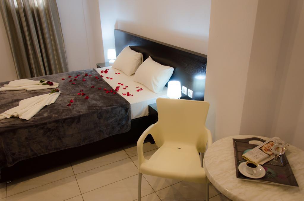 Polykratis Rooms Skiathos Town Ruang foto