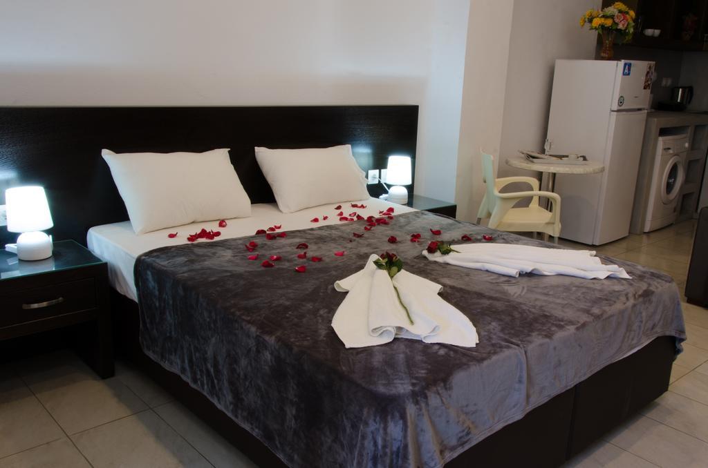 Polykratis Rooms Skiathos Town Ruang foto