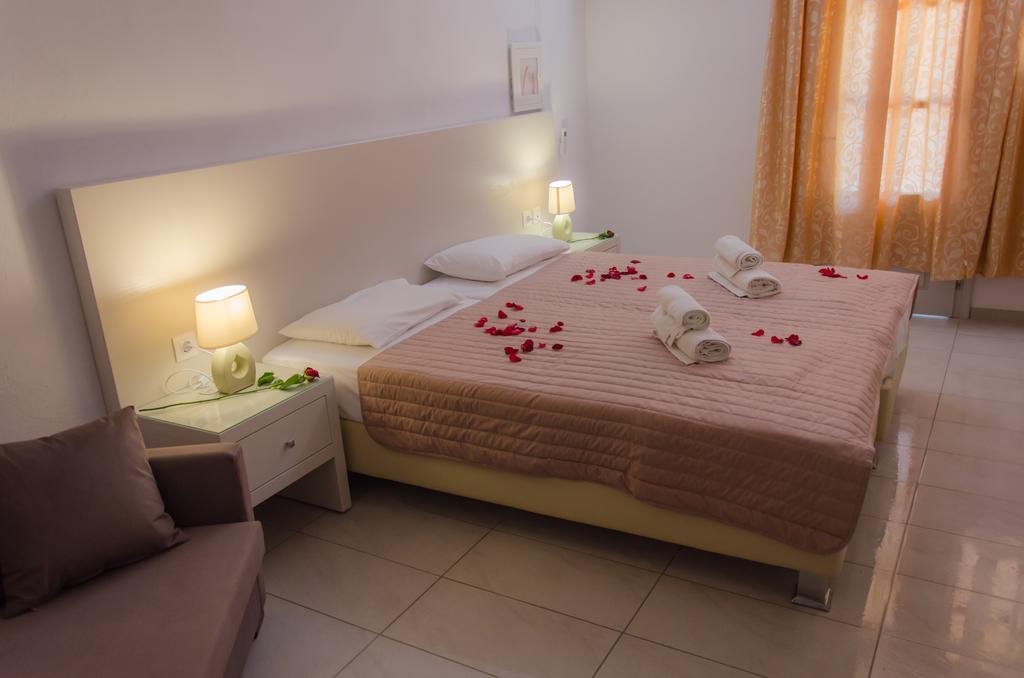 Polykratis Rooms Skiathos Town Ruang foto