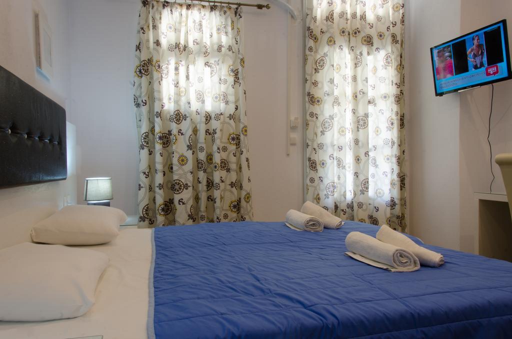 Polykratis Rooms Skiathos Town Ruang foto