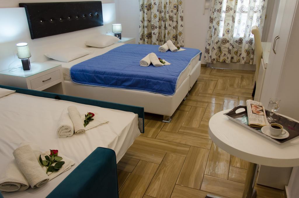 Polykratis Rooms Skiathos Town Ruang foto