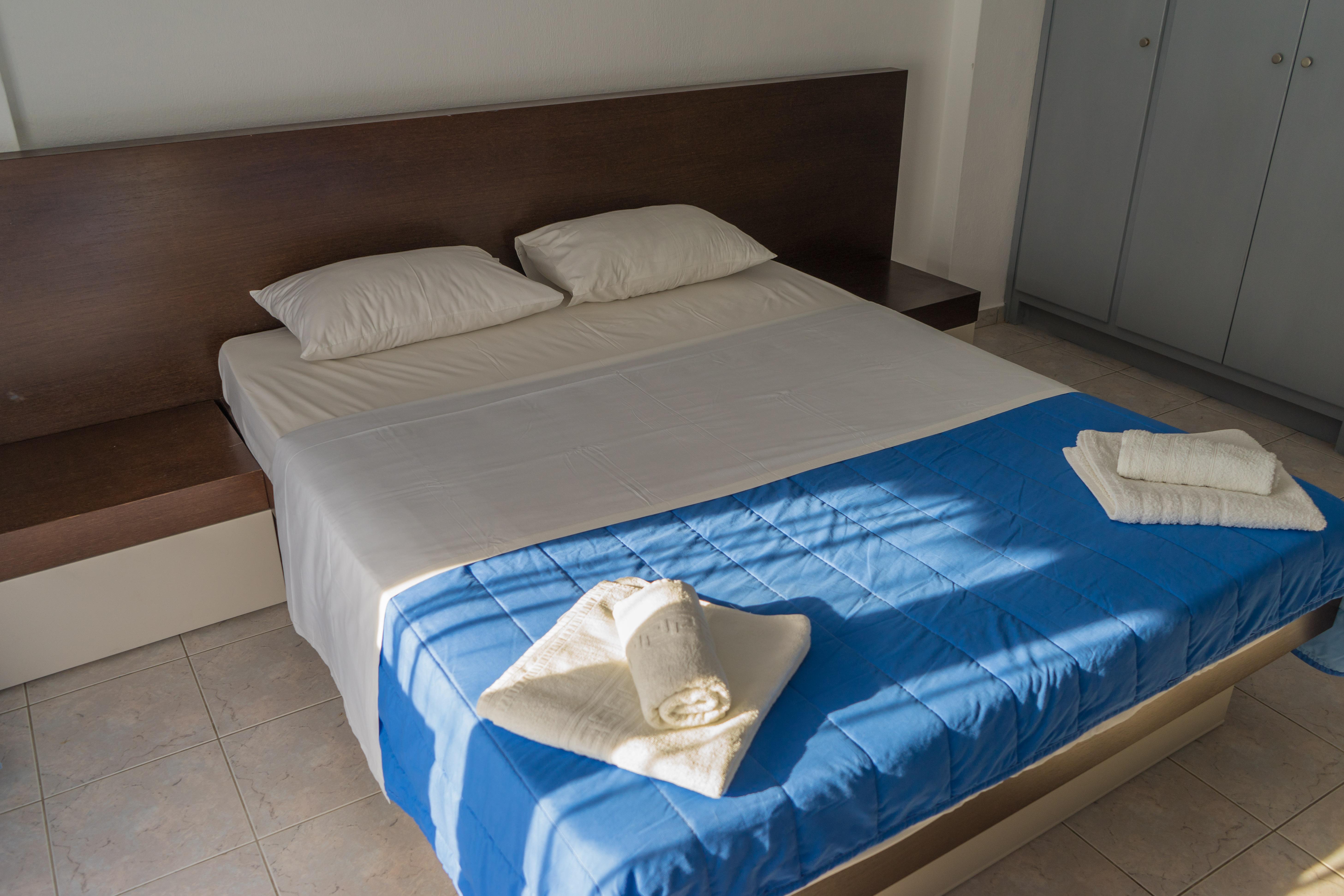 Polykratis Rooms Skiathos Town Bagian luar foto