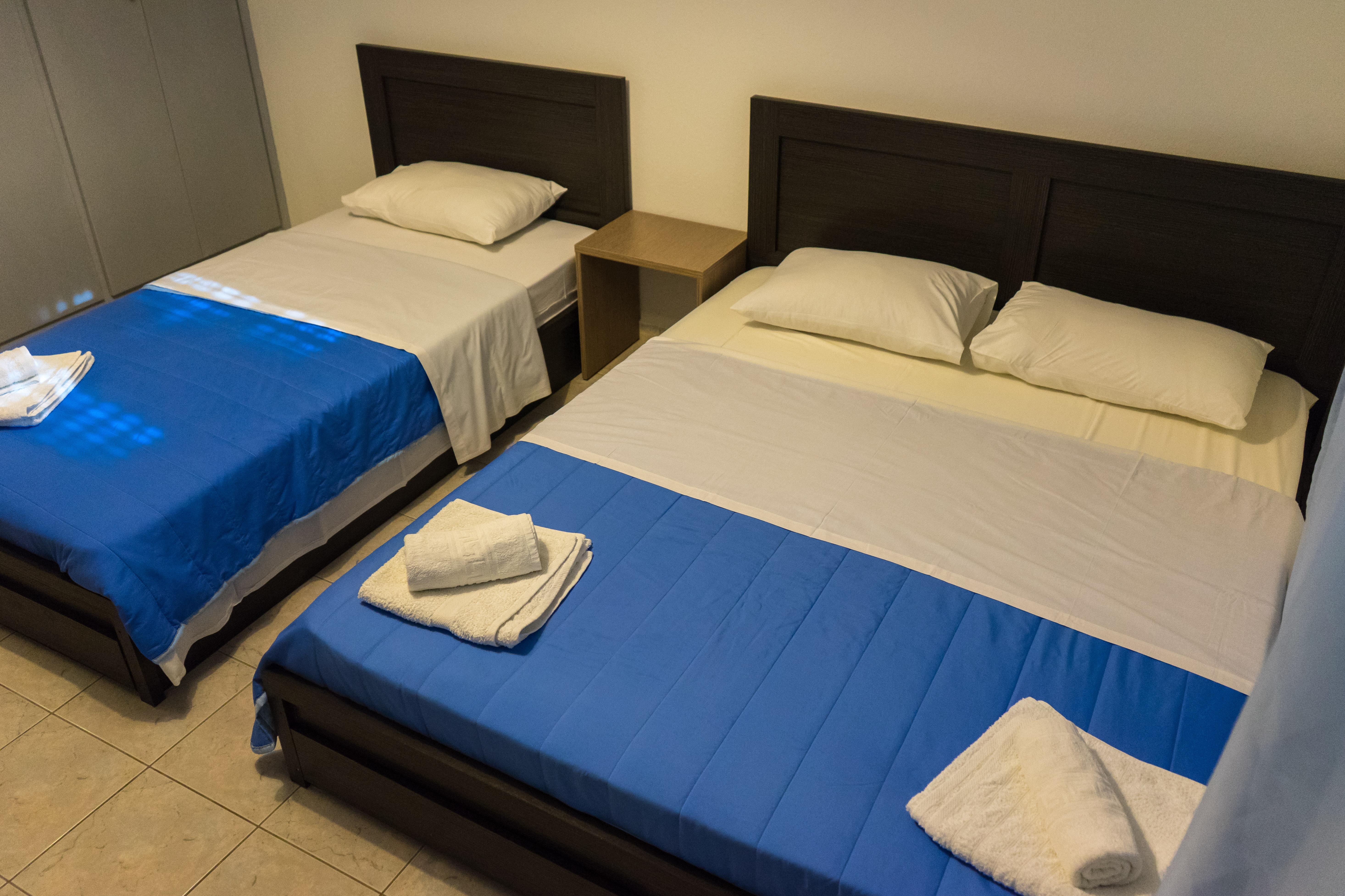 Polykratis Rooms Skiathos Town Bagian luar foto