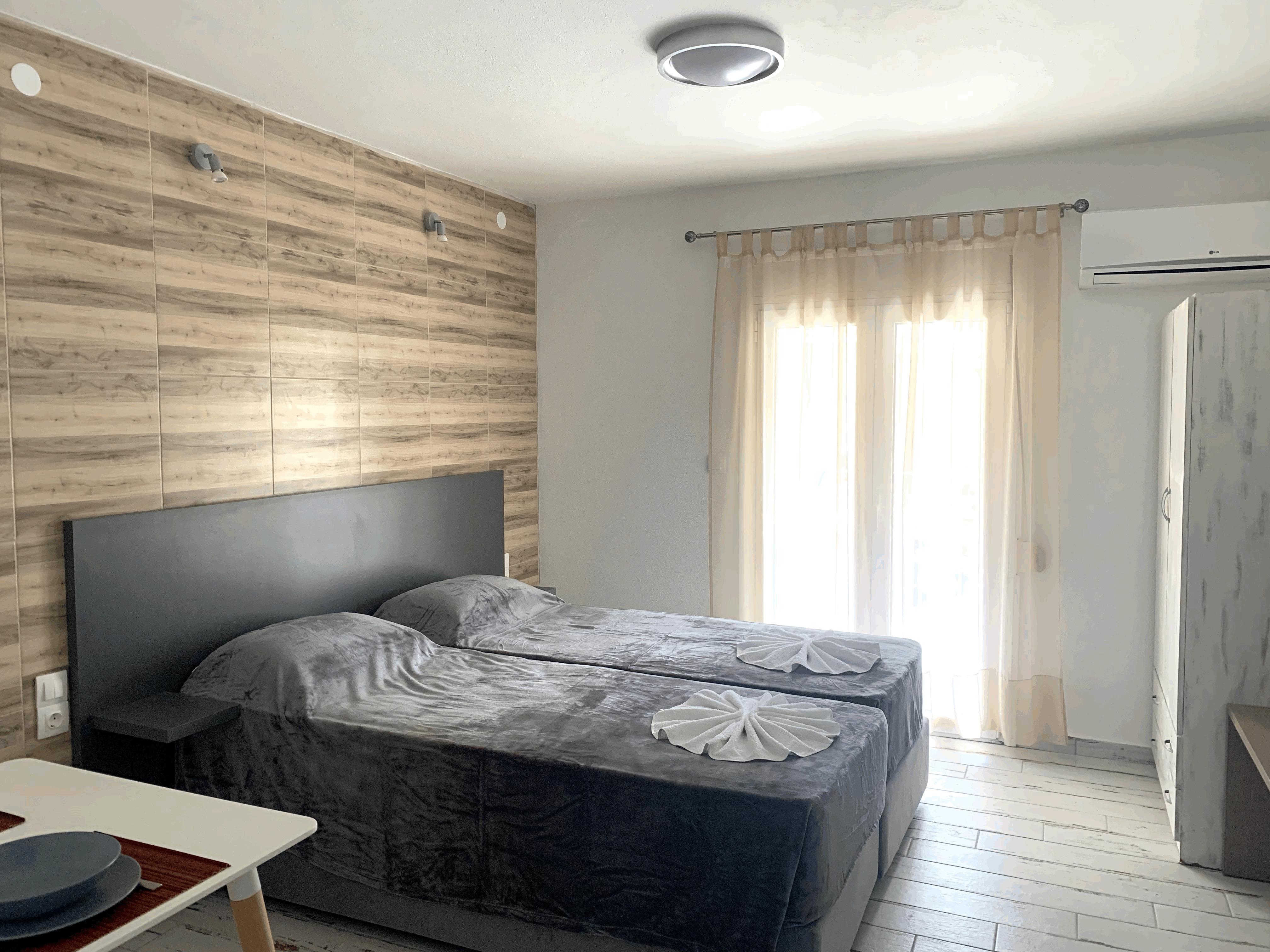 Polykratis Rooms Skiathos Town Bagian luar foto